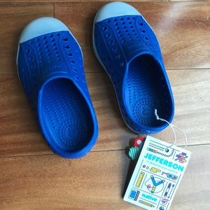 Native Jefferson in Victoria Blue/Glow size 7